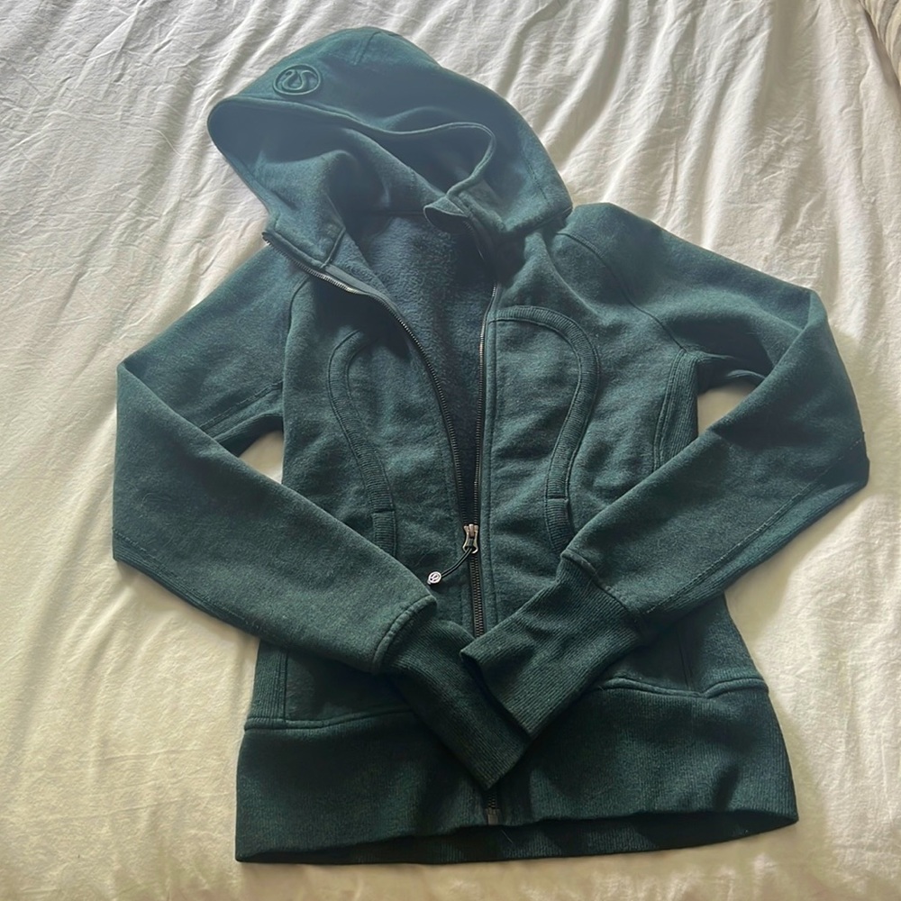 Lululemon sweatshirt